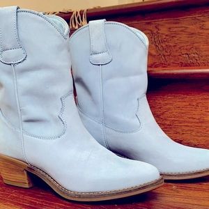 powder blue short cowgirl boot. worn a few times.